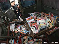 當局上個月在南京掃蕩出售盜版光碟的商店