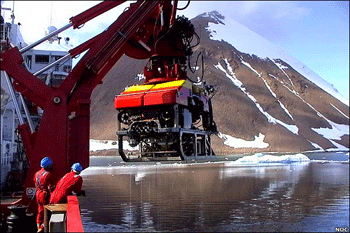 機器人遨游南極深海