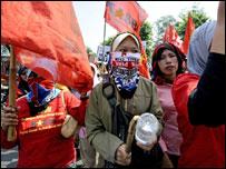 印尼學生和工人在雅加達示威抗議政府減少燃料補貼