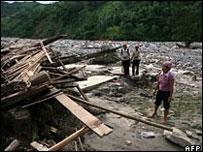 ‘北冕’風暴襲擊云南前在越南造成洪災