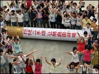 安徽淮北衛生學校的學生宣傳5月31日世界無煙日（新華社照片）