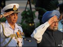 印度總理辛格參加了首艘核潛艇下水儀式