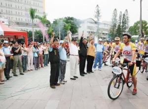全國運動會聖火「騎」程，今年有別於以傳統慢跑方式，透過自由車傳遞，象徵「全民祈福，臺灣好運」。