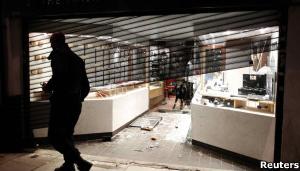 倫敦多個地區出現搶劫商店的暴力事件