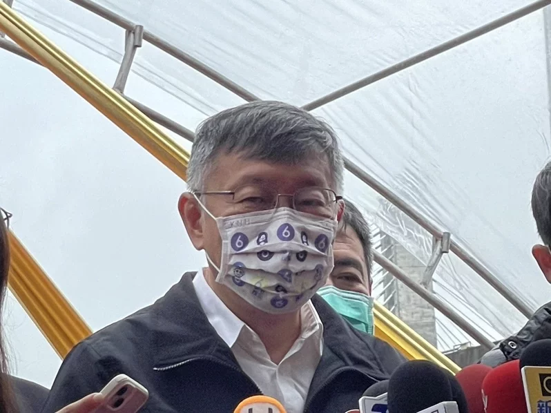 台北市長柯文哲表示，受夠網軍、側翼、名嘴整天造謠，自己已經決定要告新北市議員卓冠廷。記者張睿廷／攝影
